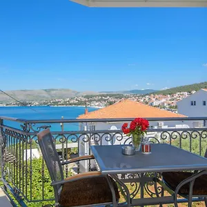 https://apartments-tonka-trogir.hotels-in-trogir.com